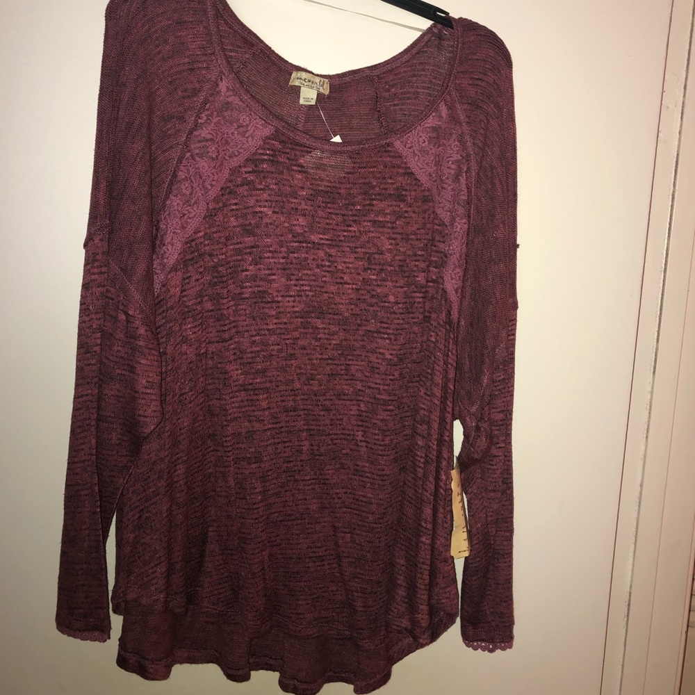 Long  Sleeve Sweater.  Super soft & light